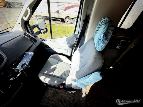 2016 Thor Gemini 23TR RV Photo 3