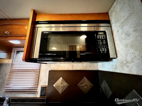 2011 Winnebago Aspect 28T RV Photo 3