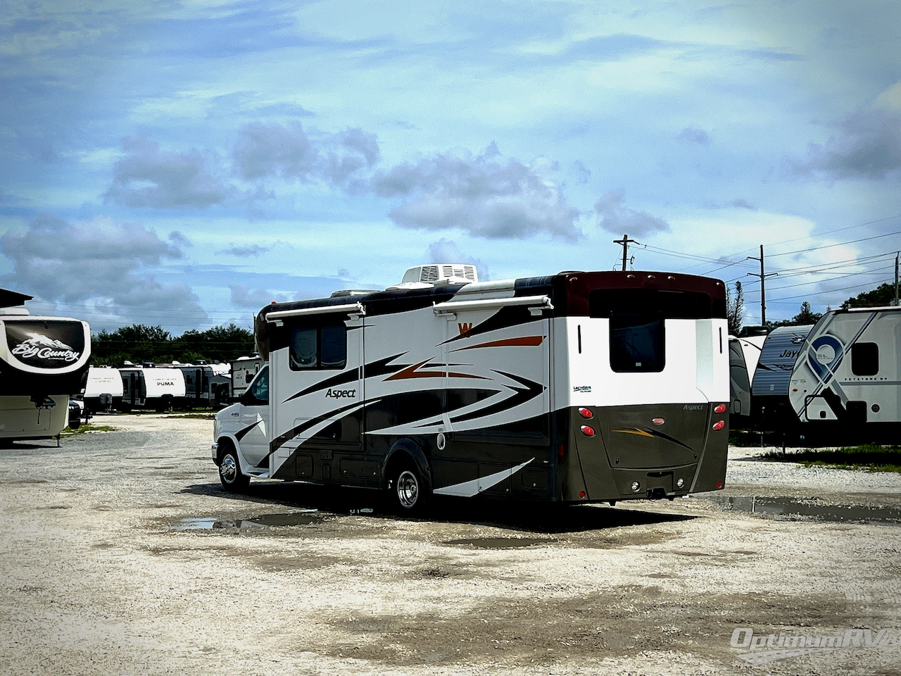 2011 Winnebago Aspect 28T Photo 3