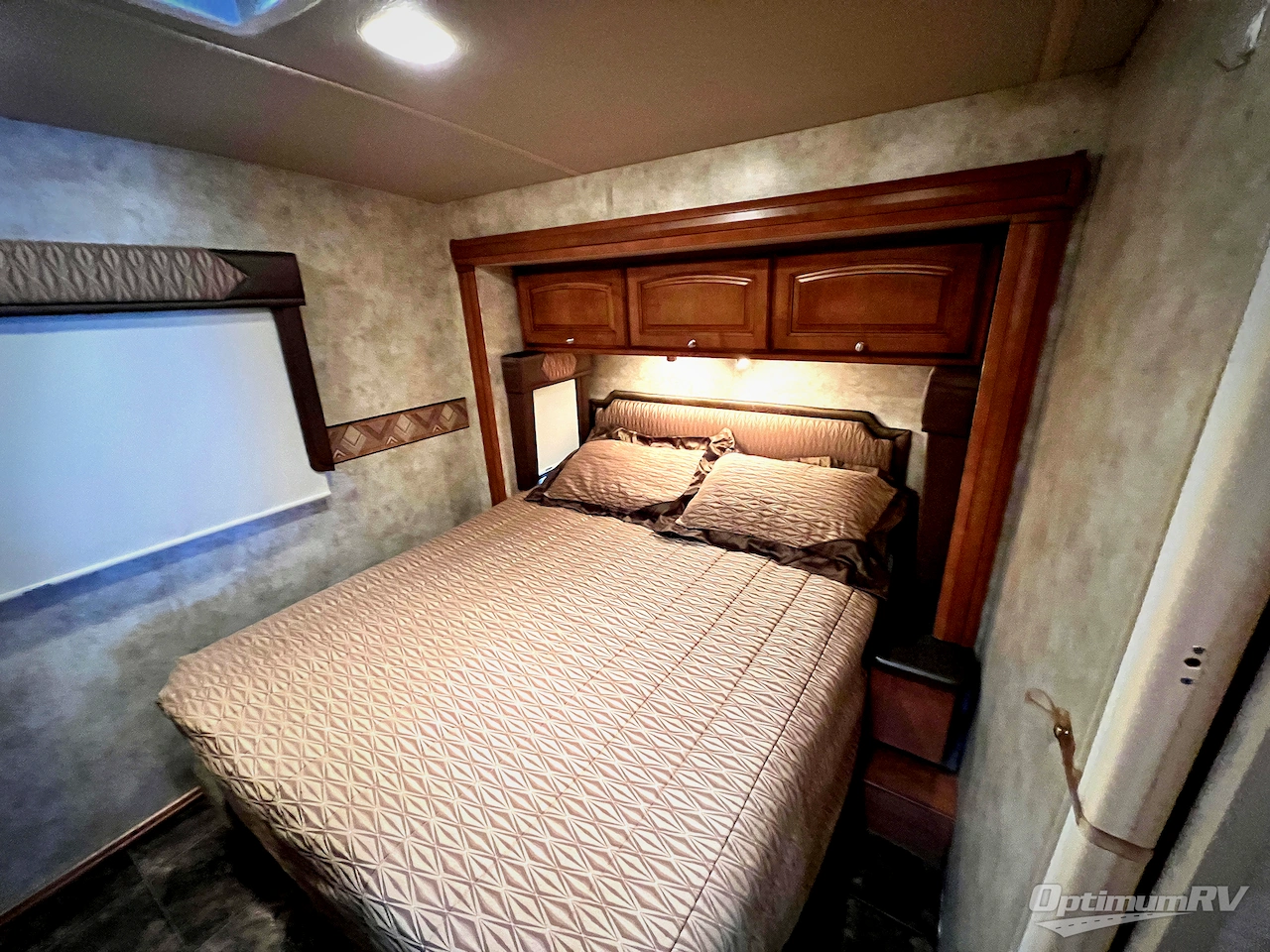 2011 Winnebago Aspect 28T Photo 18