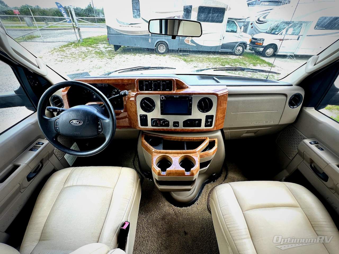 2011 Winnebago Aspect 28T Photo 7