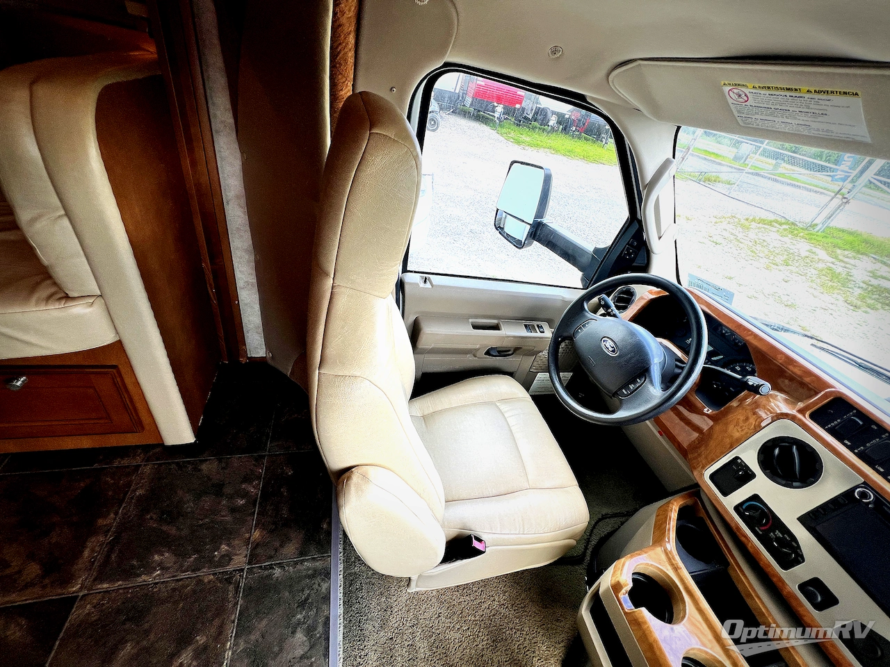 2011 Winnebago Aspect 28T Photo 6