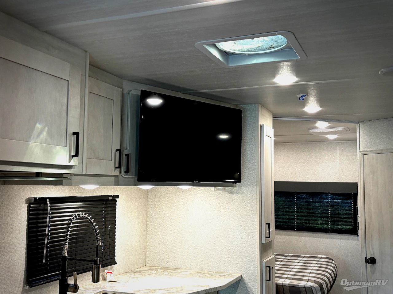 2023 East To West Entrada 2900DS Photo 13