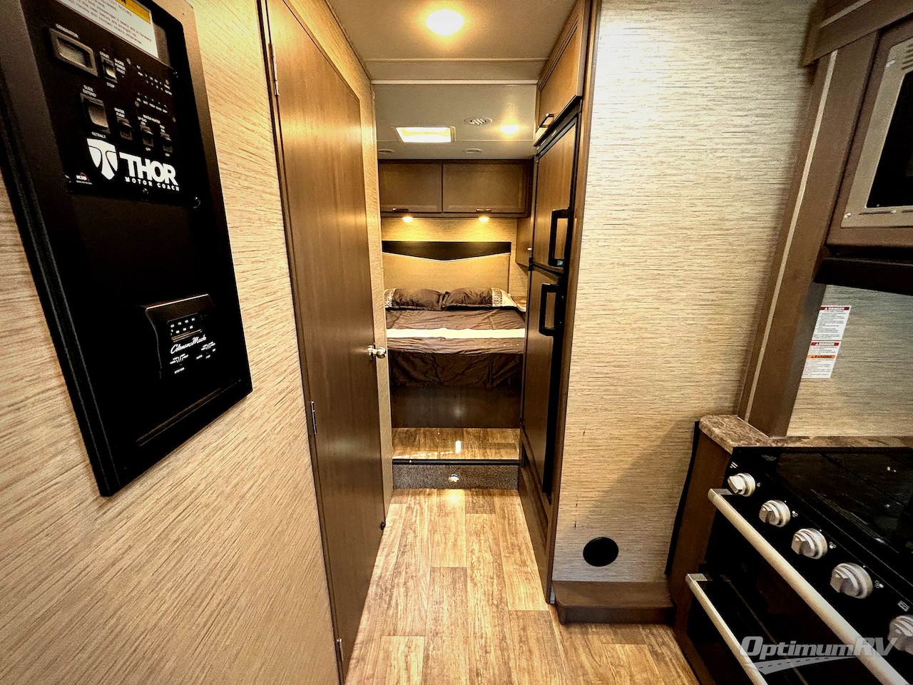 2023 Thor Quantum SE SE28 Ford Photo 15
