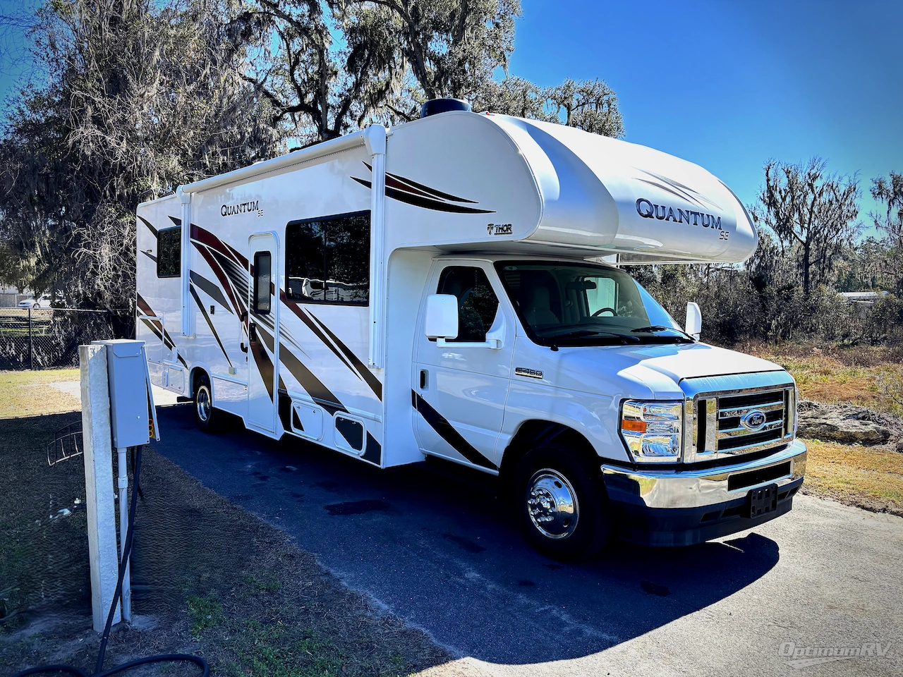 2023 Thor Quantum SE SE28 Ford Photo 1