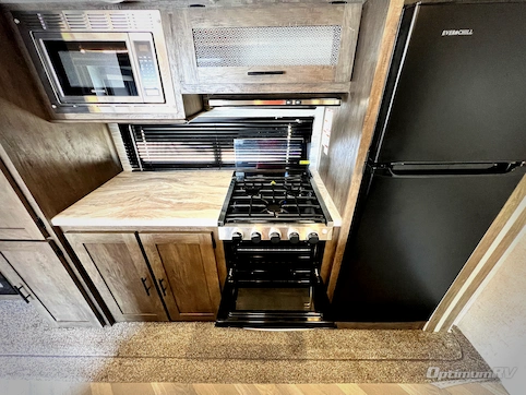 2021 Forest River Wildwood 27RE RV Photo 3