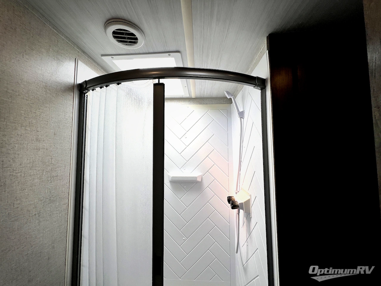 2021 Forest River Wildwood 27RE Photo 16
