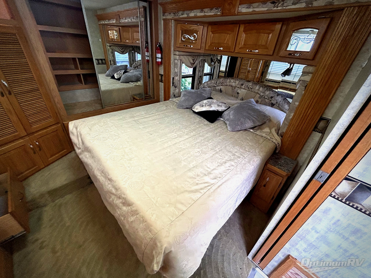 2005 Newmar Kountry Star 3907 Photo 19