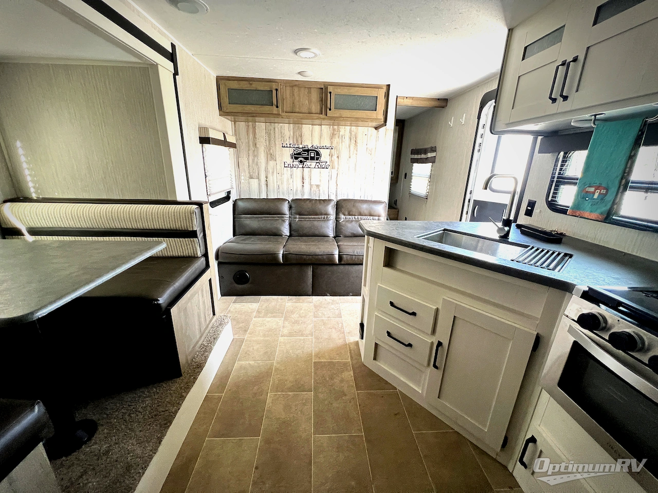 2021 Palomino Puma XLE Lite 24FBSC Photo 5