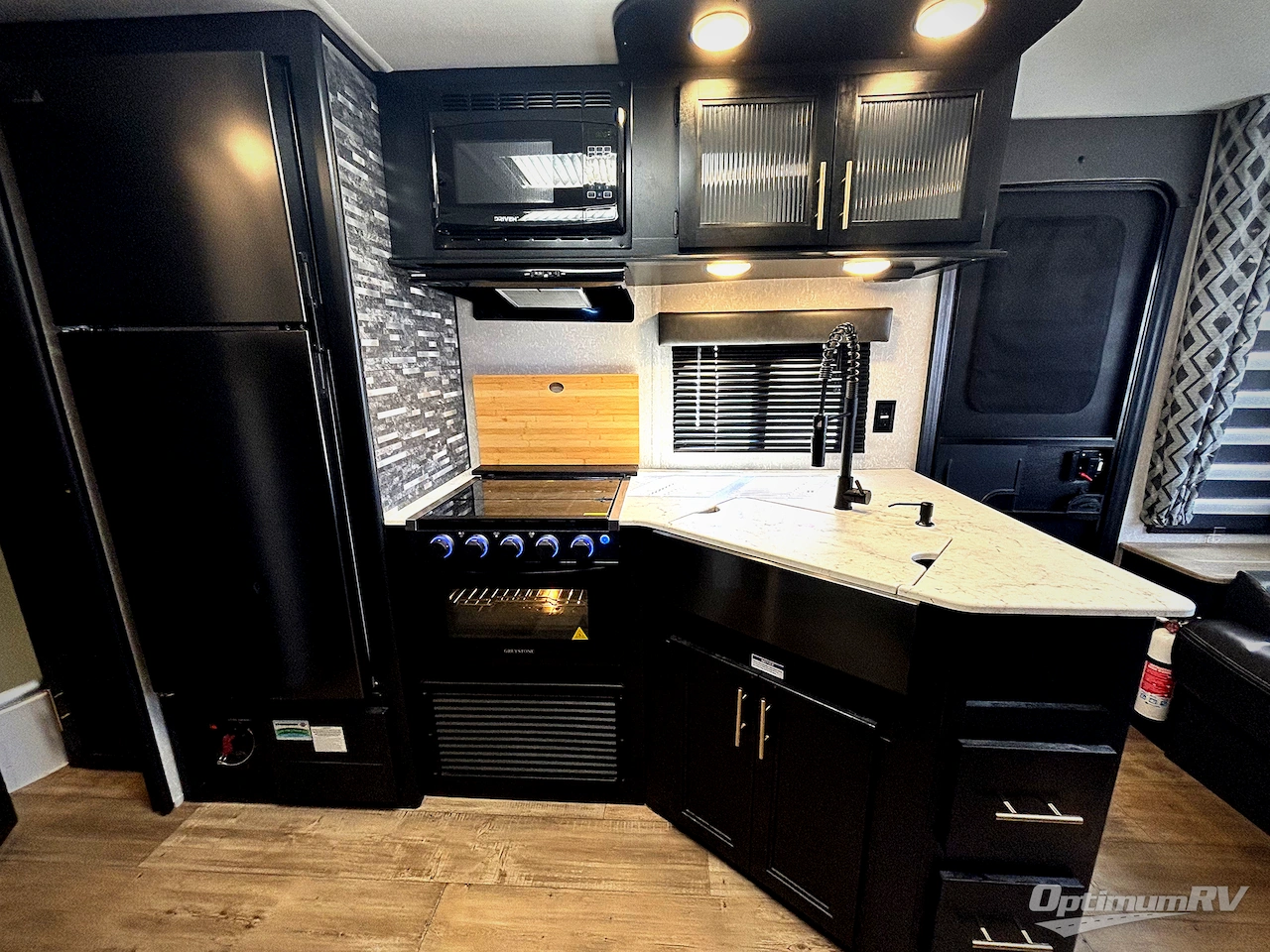 2022 Forest River Cherokee Grey Wolf 23MK Photo 8