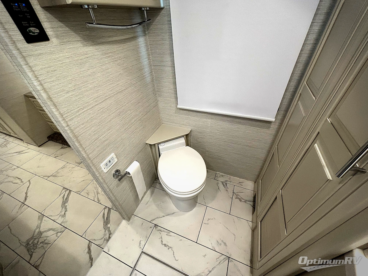 2025 Forest River Berkshire XL 40E Photo 23
