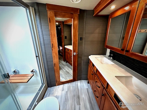 2022 VanLeigh Beacon 41LKB RV Photo 2