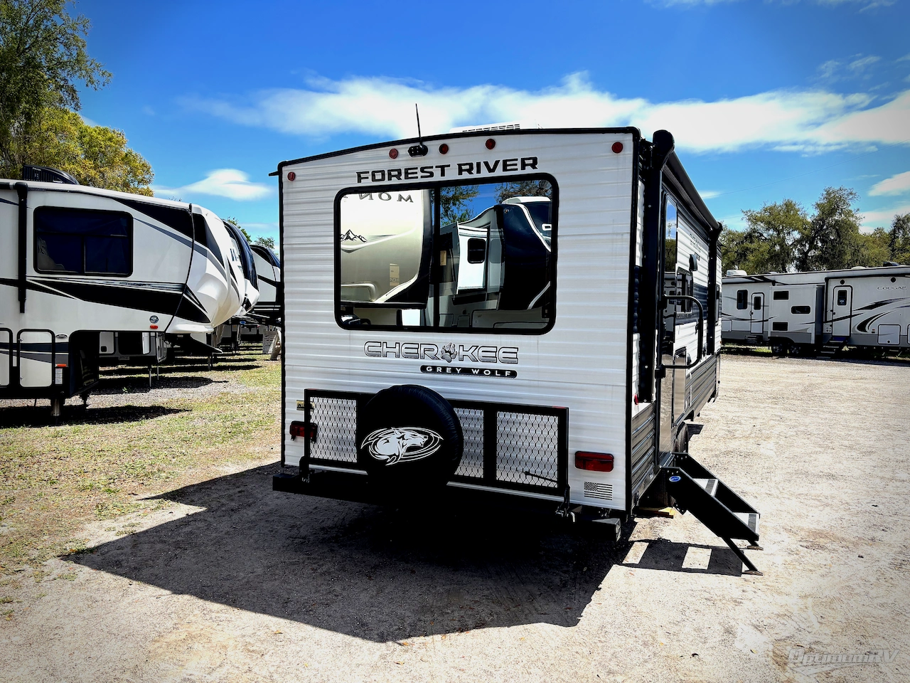 2026 Forest River Cherokee Grey Wolf 23MK Photo 2