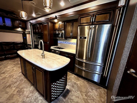 2019 Heartland Landmark 365 Newport RV Photo 4