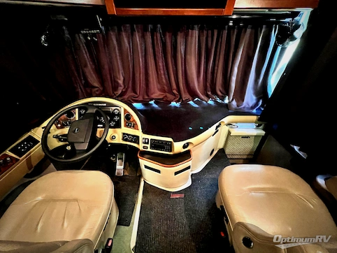 2006 Fleetwood Discovery 39L RV Photo 2