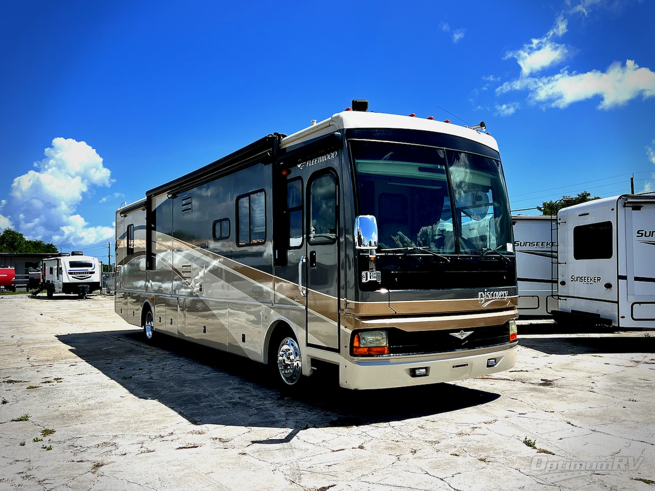 2006 Fleetwood Discovery 39L Photo 1