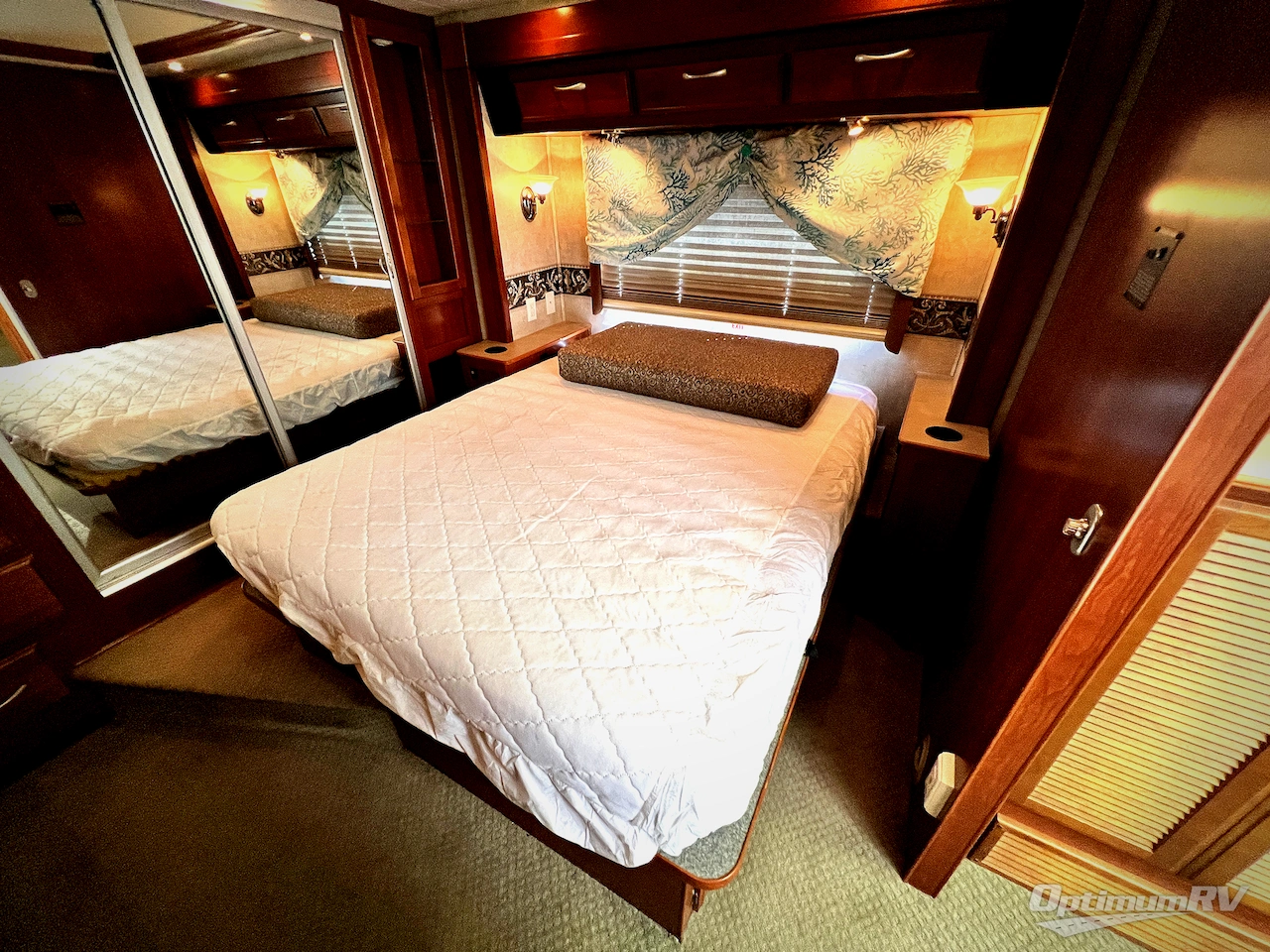 2006 Fleetwood Discovery 39L Photo 21