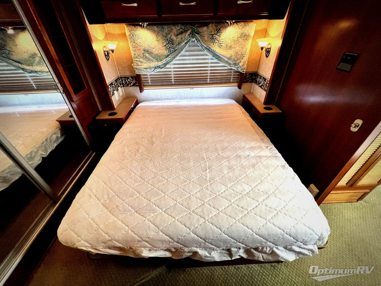 2006 Fleetwood Discovery 39L Photo 22