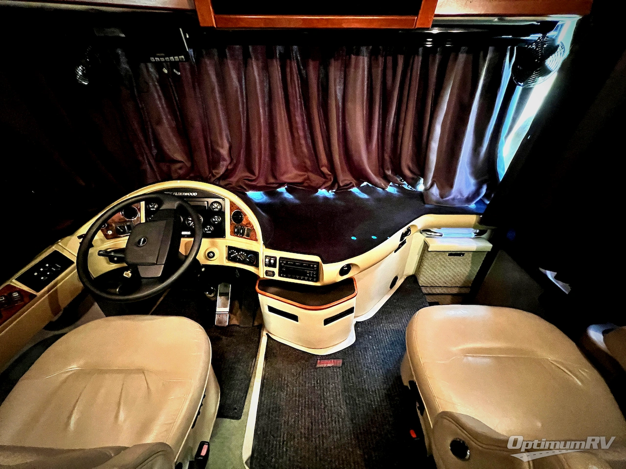 2006 Fleetwood Discovery 39L Photo 7