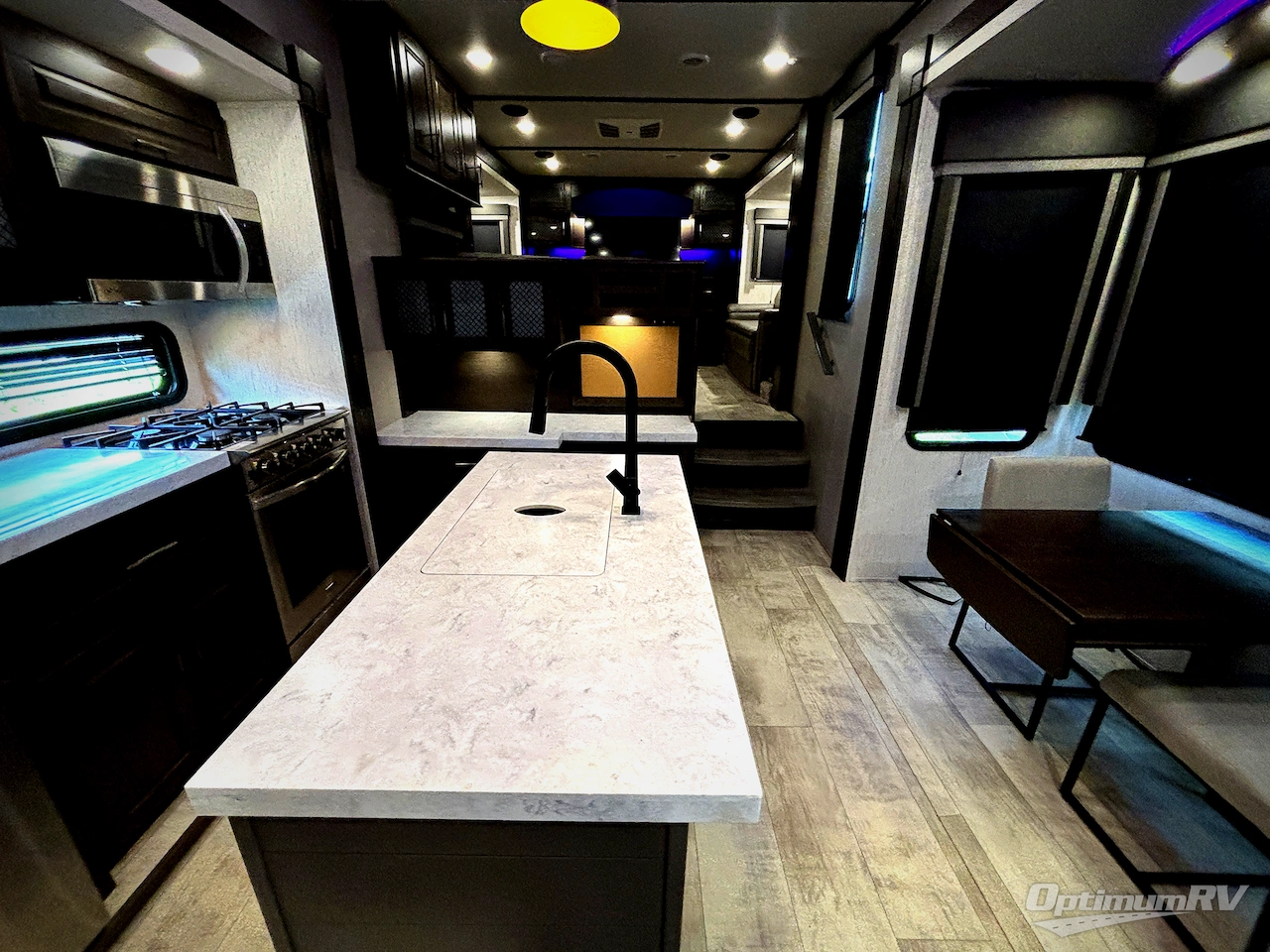 2021 Grand Design MOMENTUM 376THS Photo 5