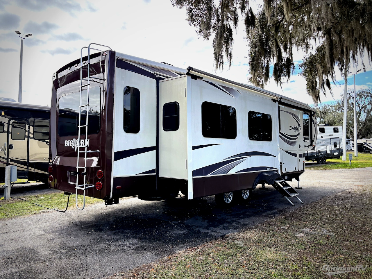 2015 Heartland Bighorn 3570RS Photo 2