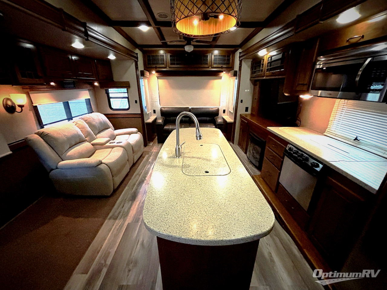 2015 Heartland Bighorn 3570RS Photo 4