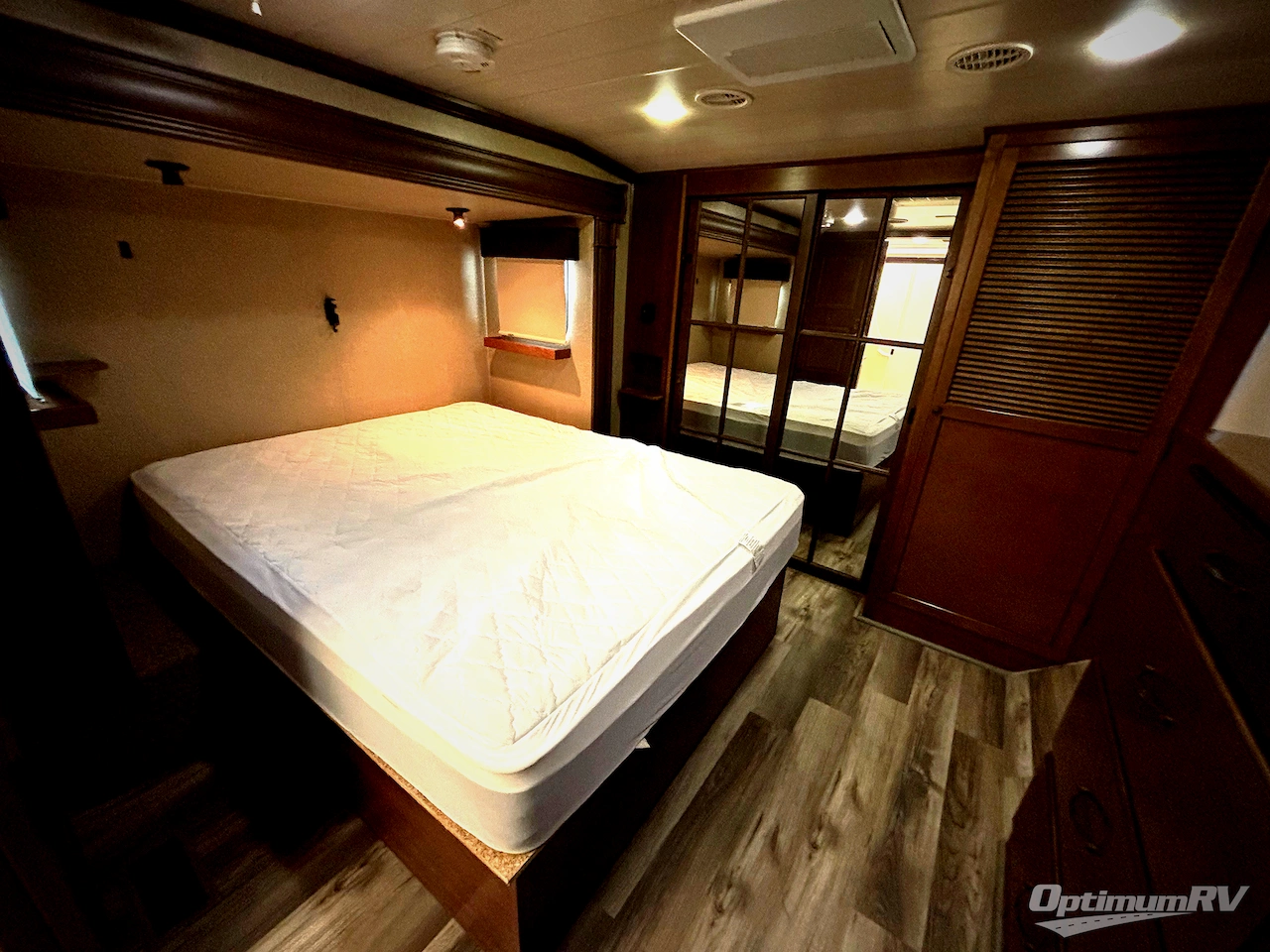 2015 Heartland Bighorn 3570RS Photo 8