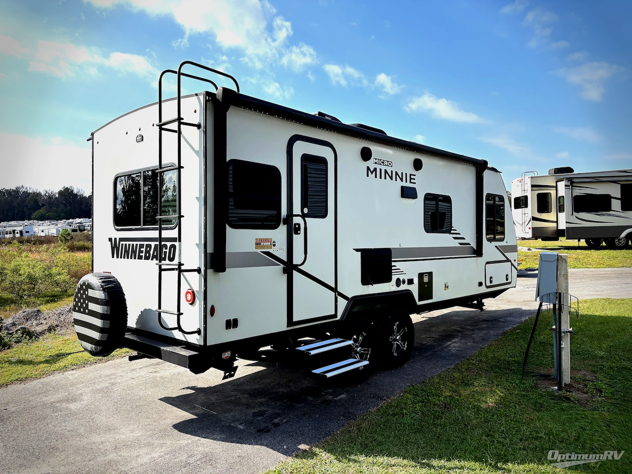 2022 Winnebago Towables Micro Minnie 2225RL Photo 2
