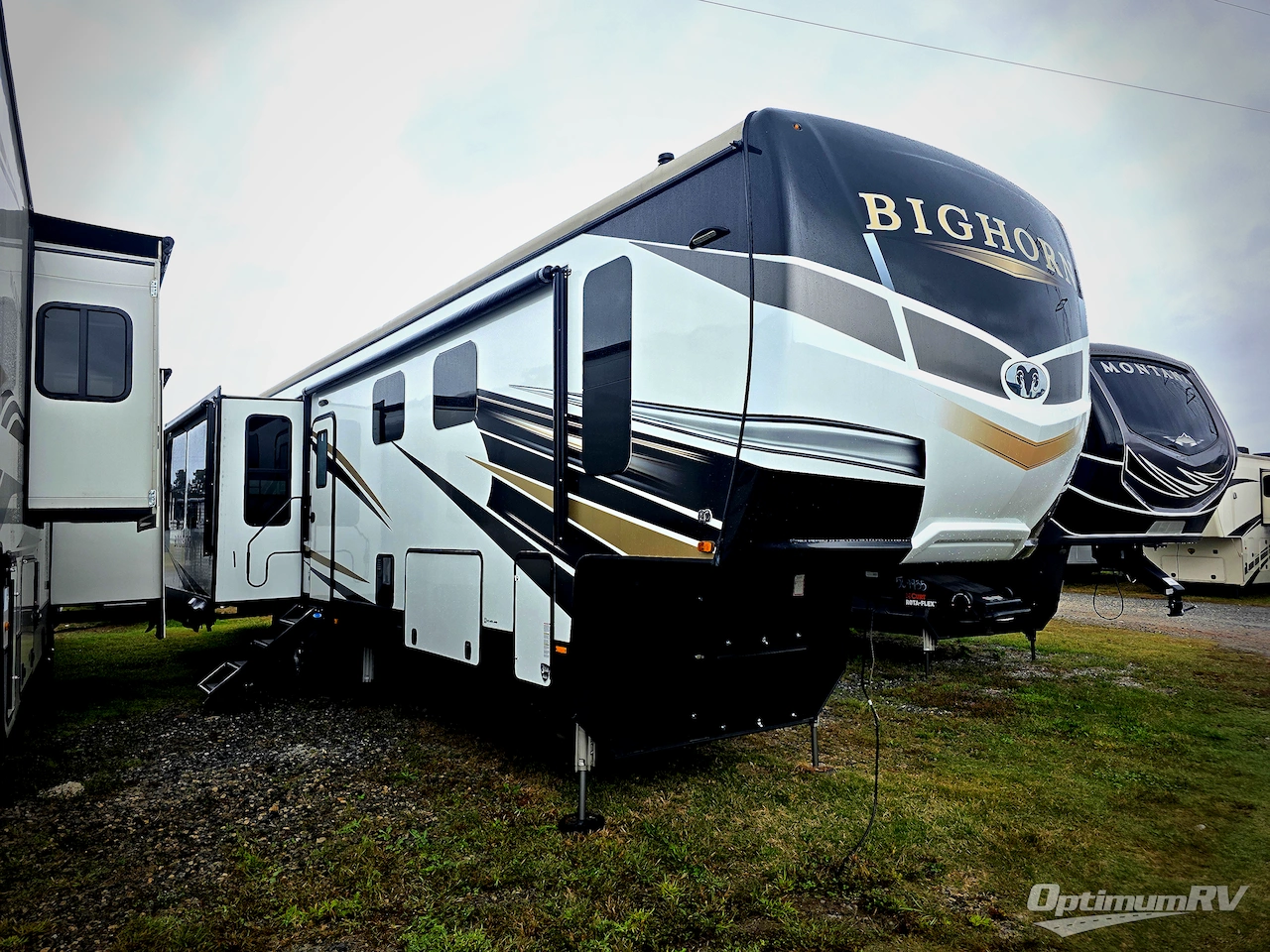 2022 Heartland Bighorn 3970FB Photo 1