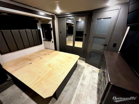 2021 Grand Design MOMENTUM 397TH RV Photo 2