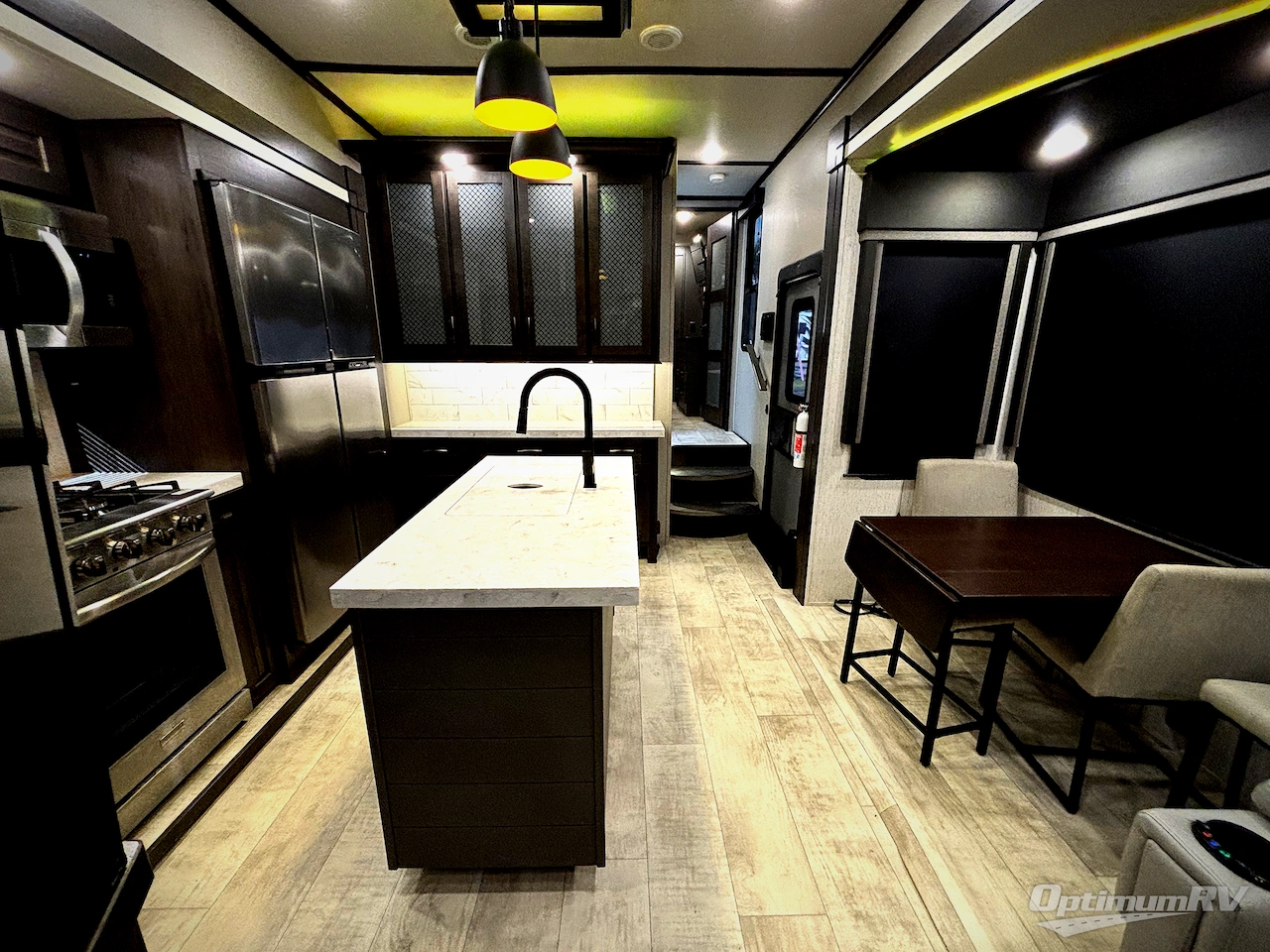 2021 Grand Design MOMENTUM 397TH Photo 4