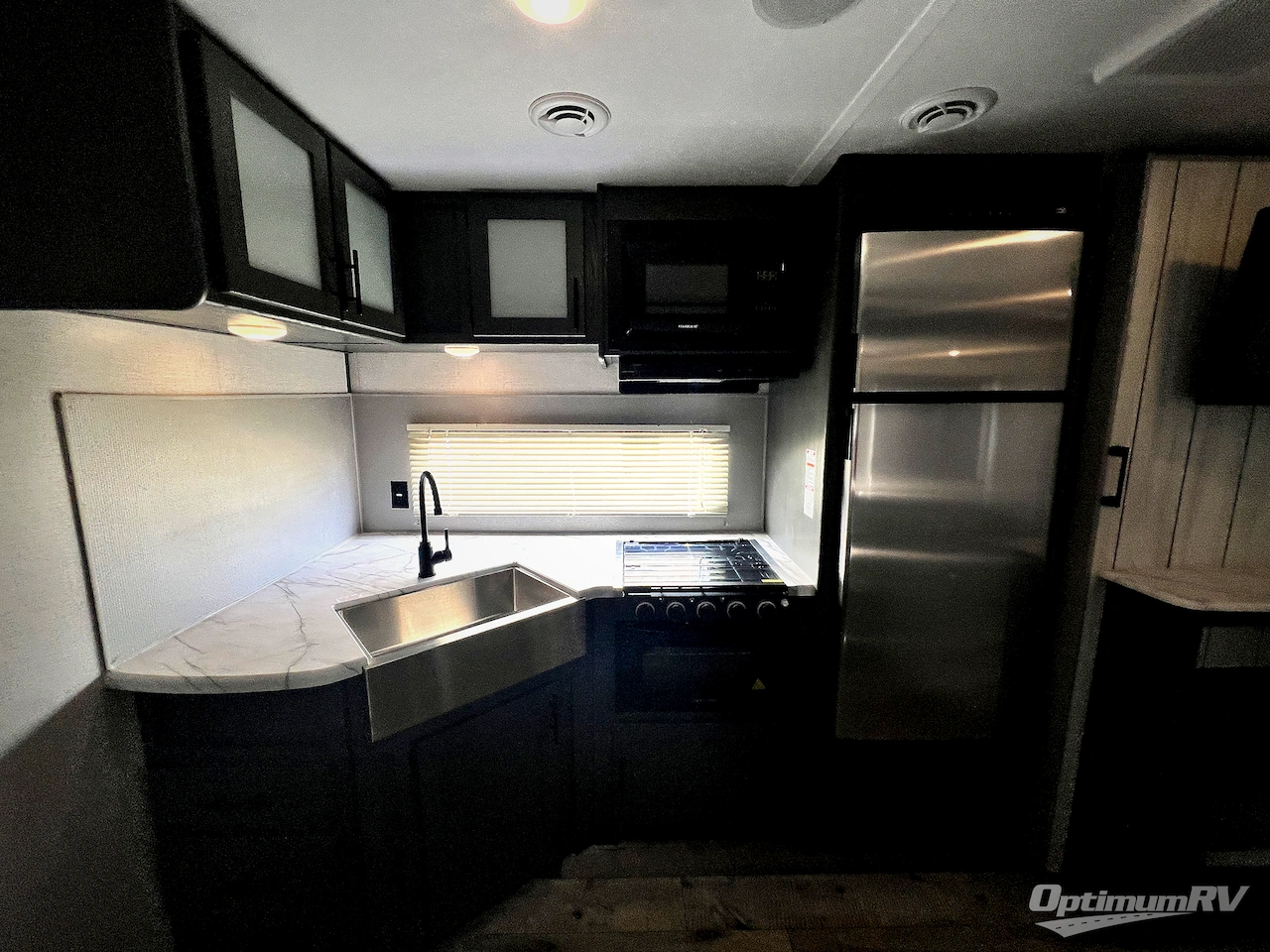 2022 Dutchmen Colorado 30BHSC Photo 9