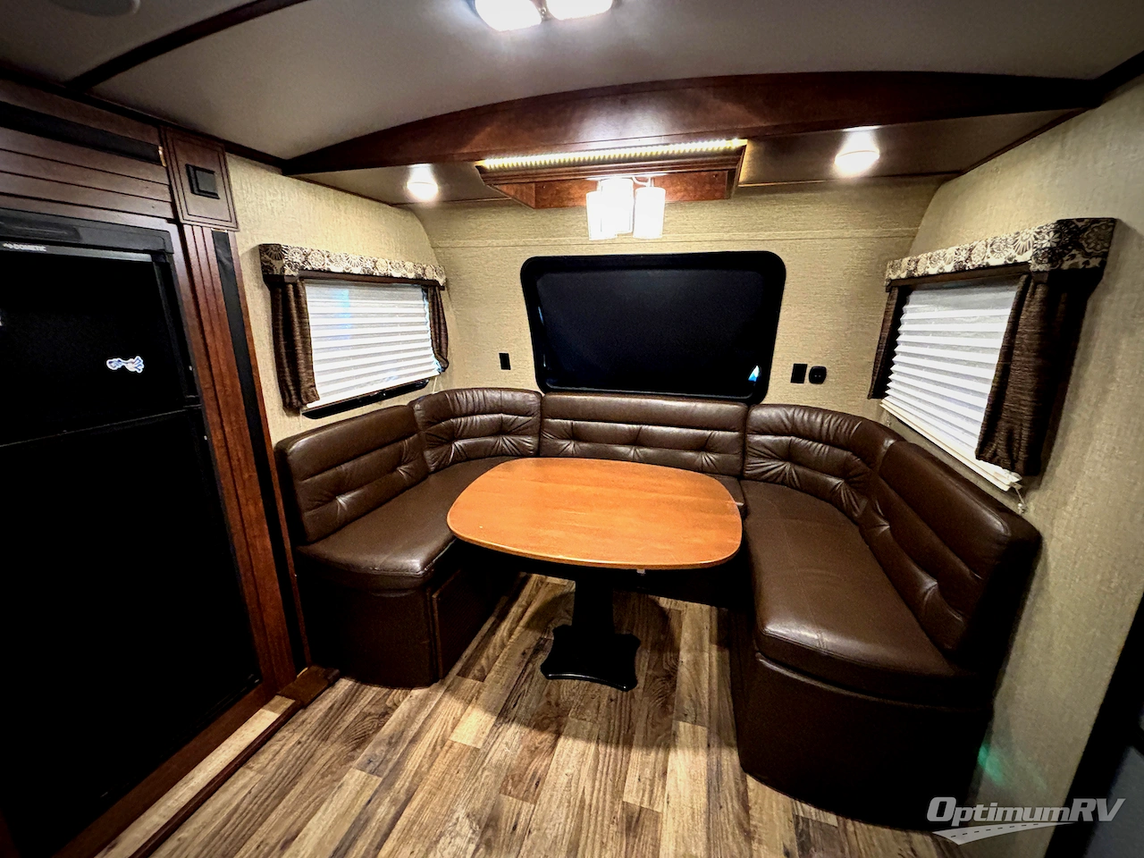 2017 Keystone Outback 332FK Photo 5