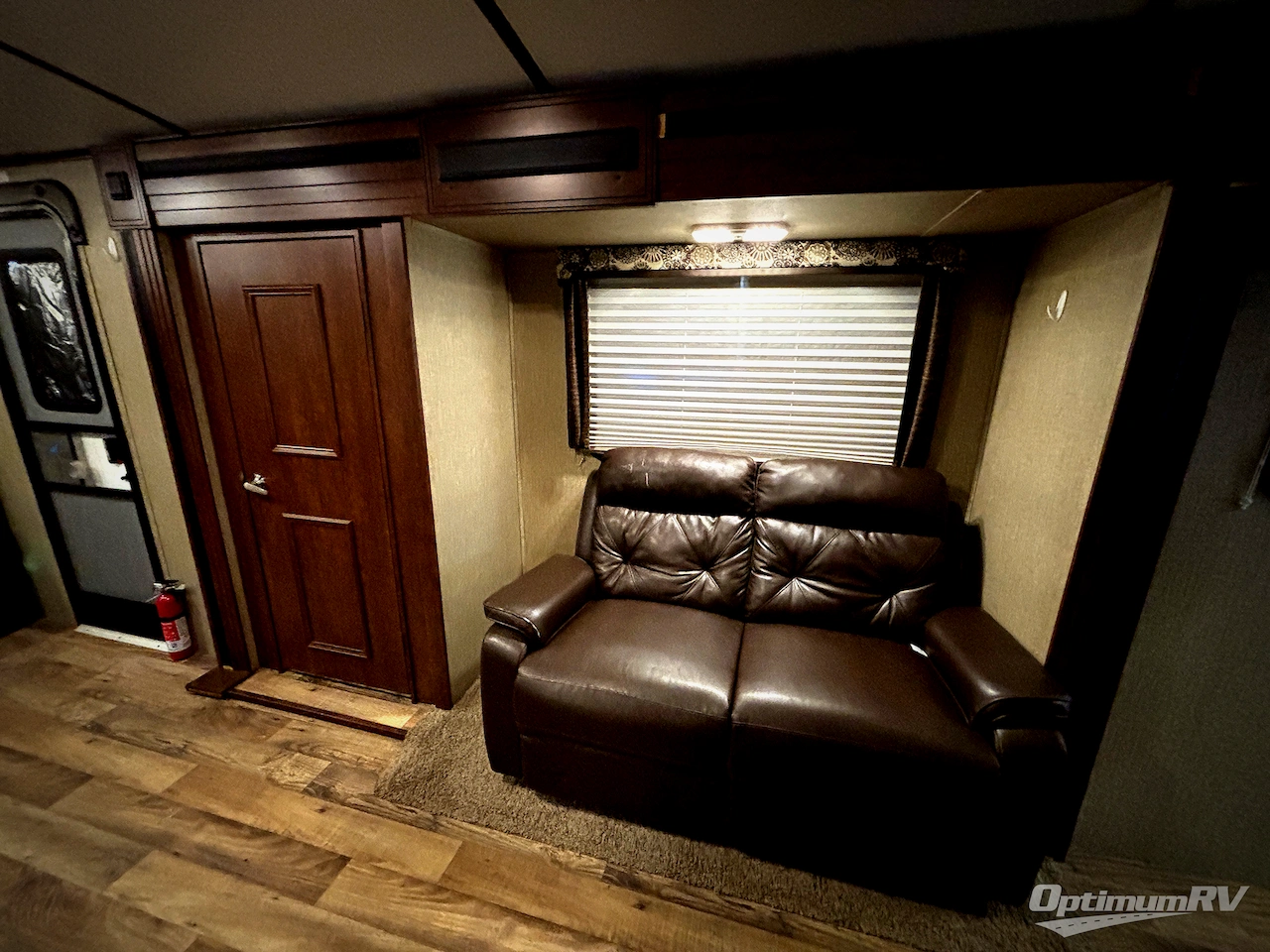 2017 Keystone Outback 332FK Photo 8