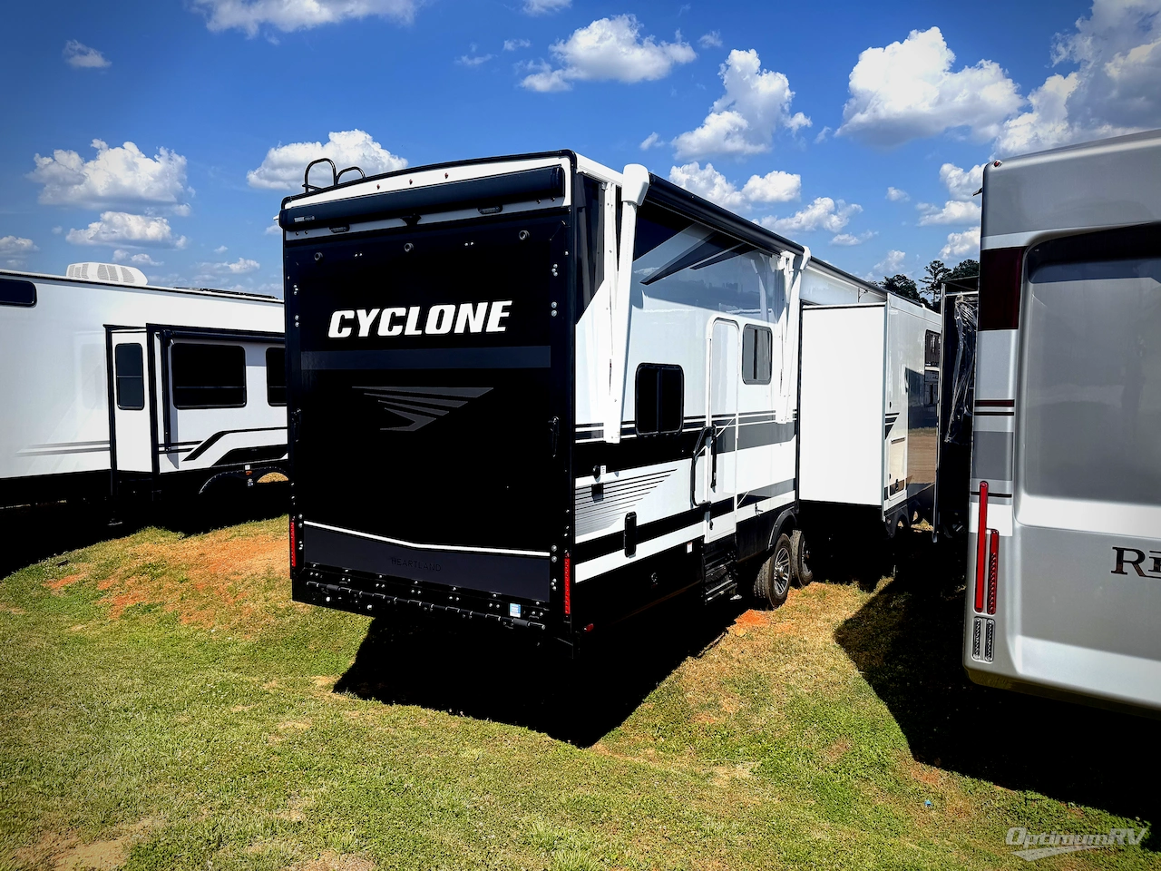 2026 Heartland Cyclone 3913 Photo 2
