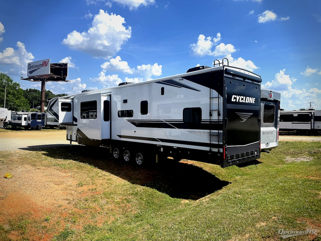 2026 Heartland Cyclone 3913 Photo 3