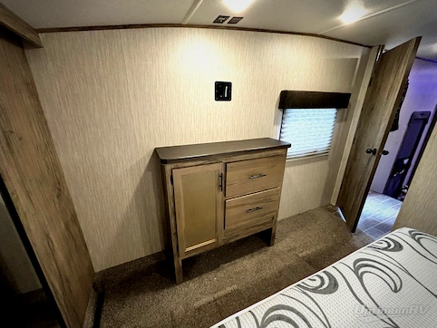 2021 Forest River Cherokee Arctic Wolf 3550SUITE RV Photo 3