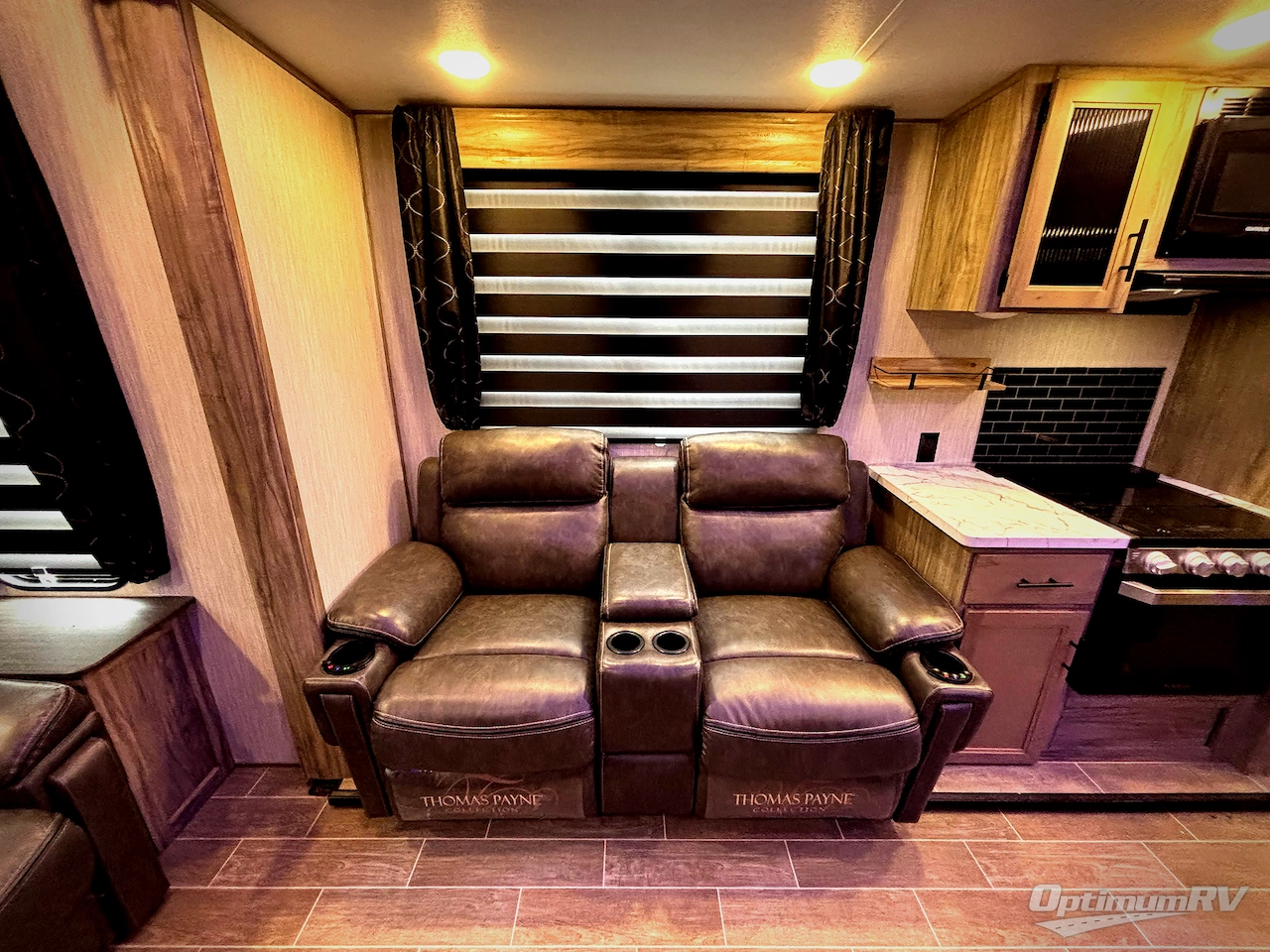 2021 Forest River Cherokee Arctic Wolf 3550SUITE Photo 18