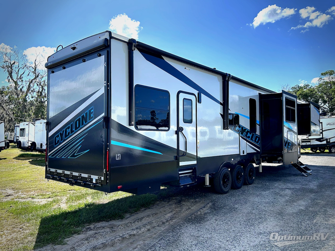 2026 Heartland Cyclone 4008 Photo 2