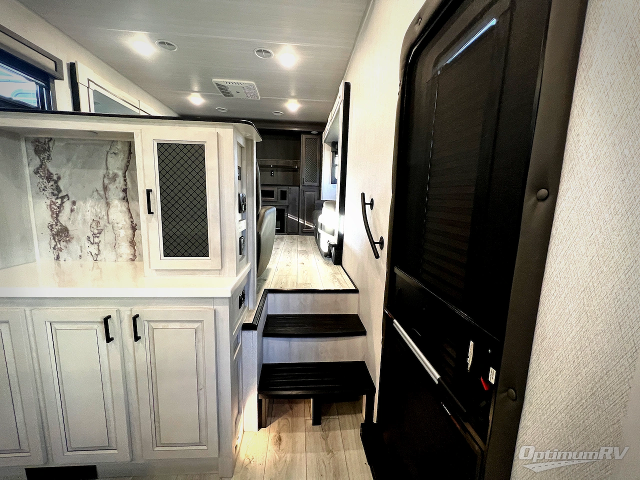 2025 East To West Ahara 380FL Photo 6