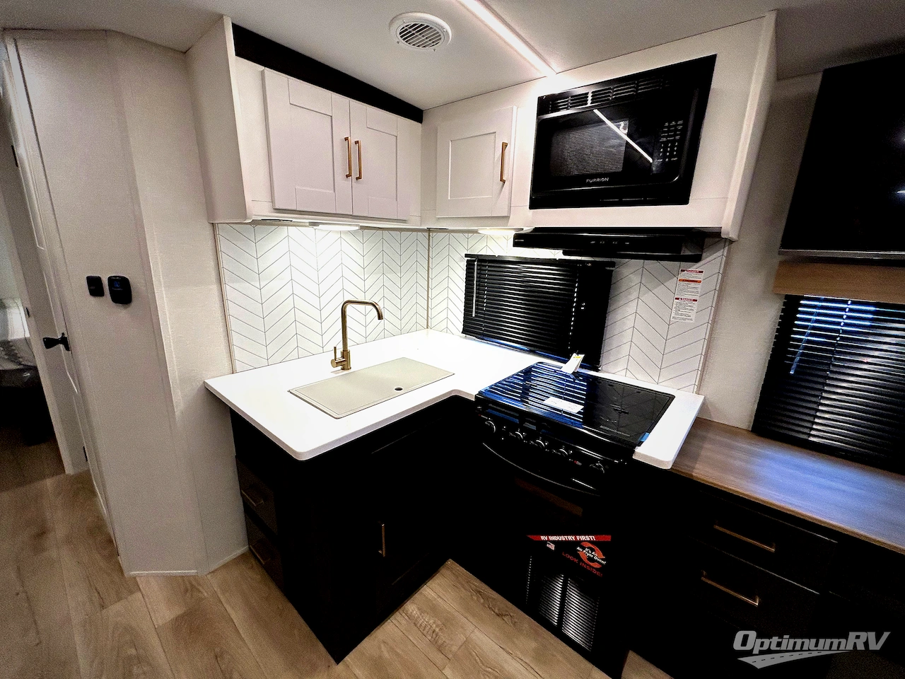 2025 Heartland North Trail 26RLX Photo 6