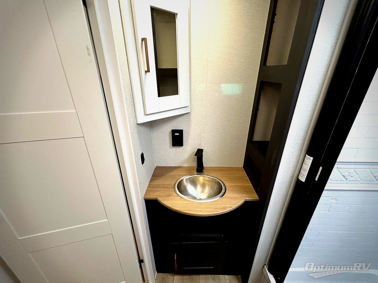 2025 Heartland North Trail 26RLX Photo 9