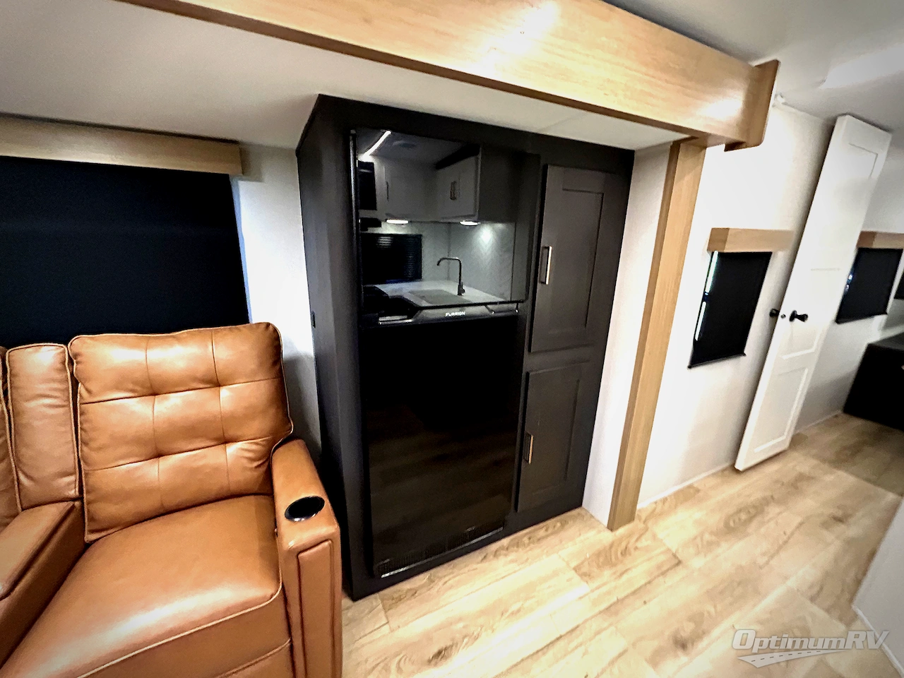 2025 Heartland North Trail 26RLX Photo 12