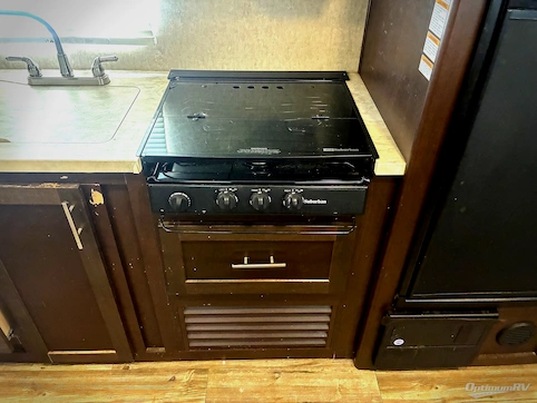 2017 Forest River Cherokee Grey Wolf 26CKSE RV Photo 3
