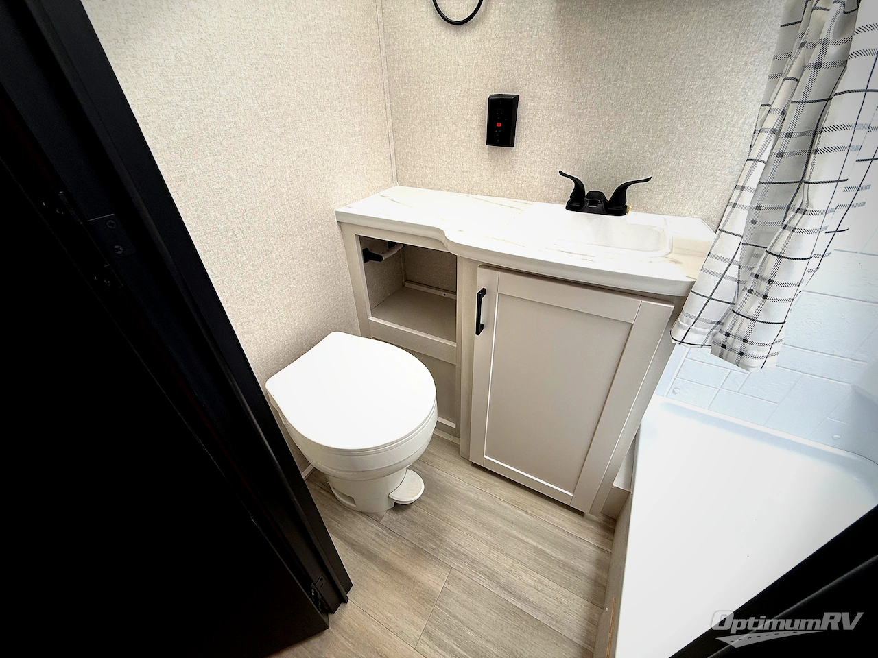 2026 Heartland Prowler 2100QB Photo 7