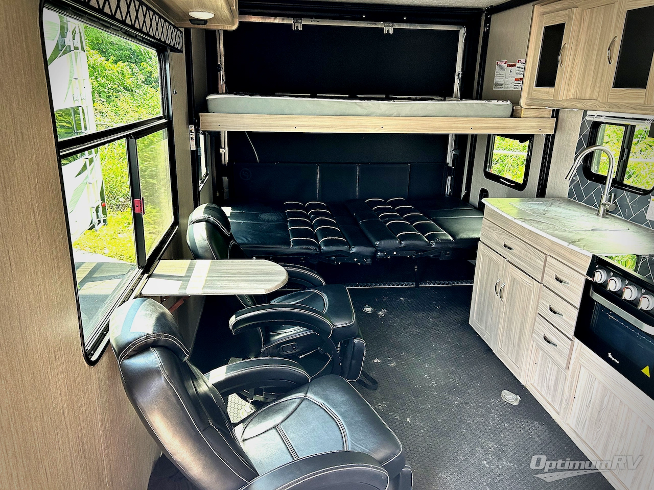 2021 Coachmen Adrenaline 27KB Photo 4