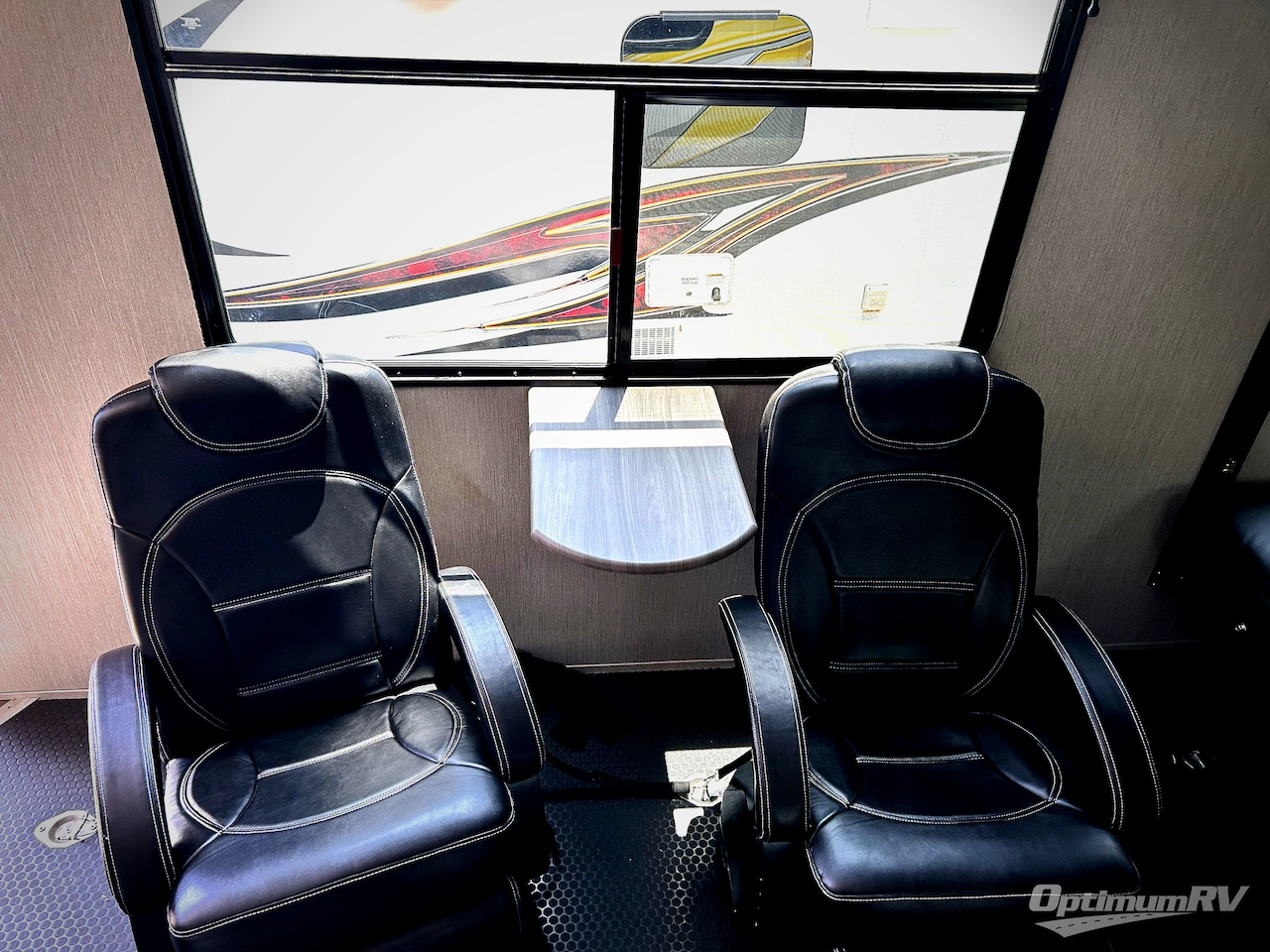 2021 Coachmen Adrenaline 27KB Photo 6