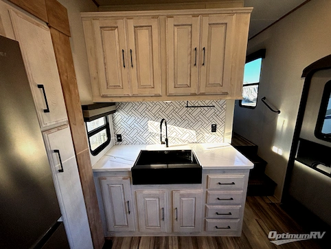 2024 Heartland Bighorn Traveler 37RD RV Photo 4