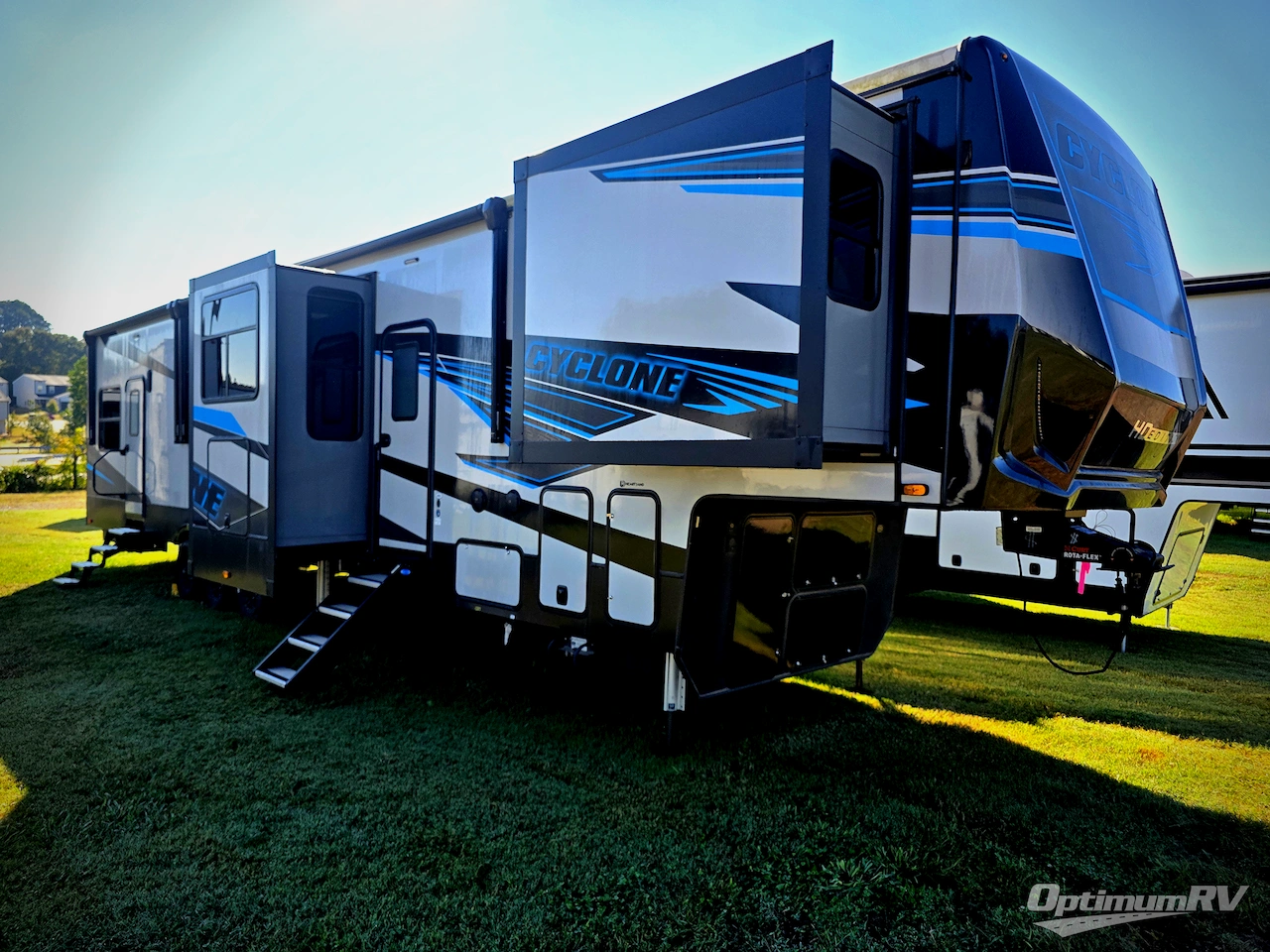 2025 Heartland Cyclone 4008 Photo 1