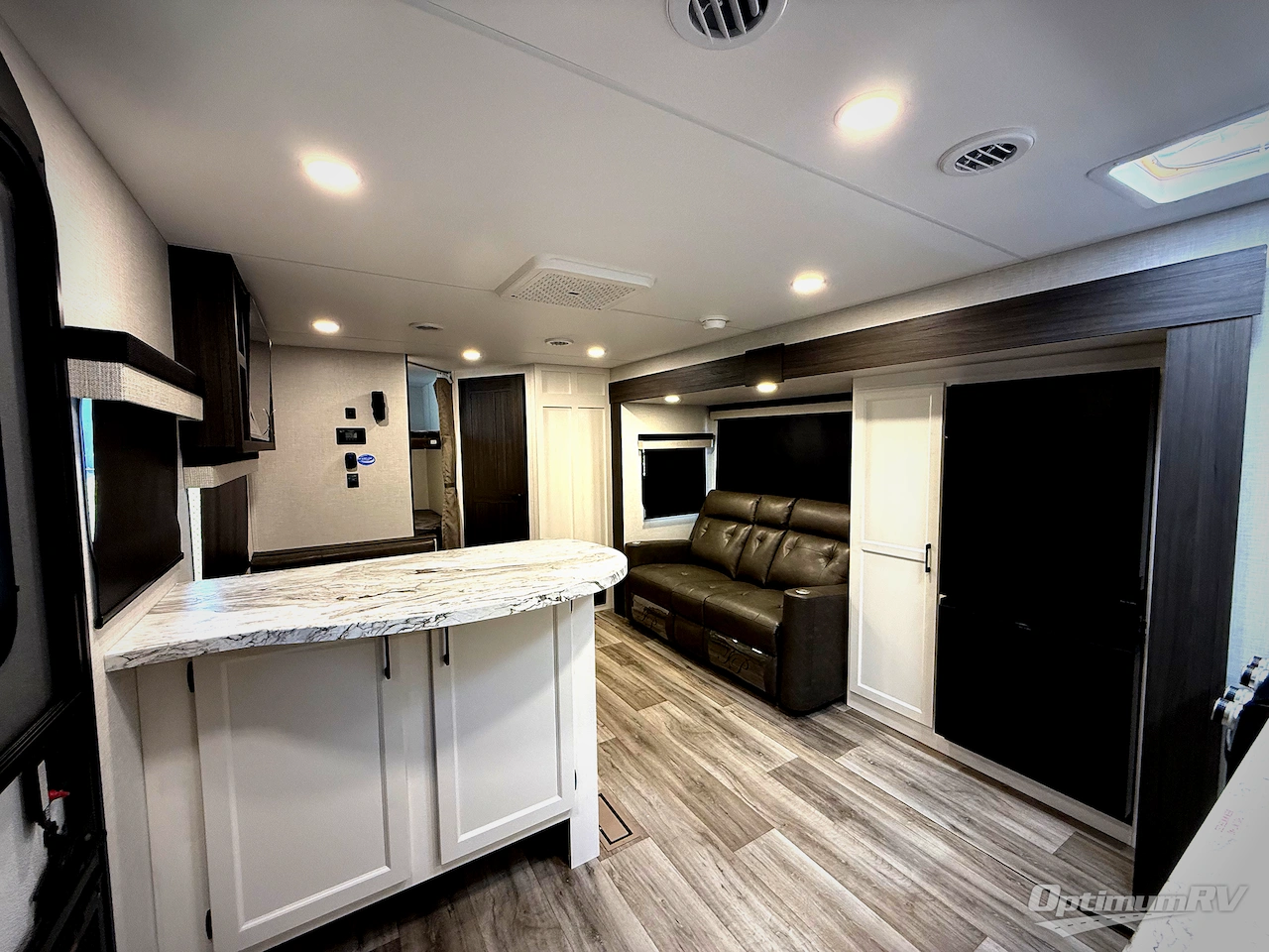 2026 Venture Stratus SR302VBH Photo 3